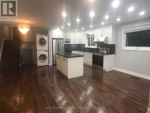 3383 Ellengale Drive, Mississauga, ON - Indoor Photo Showing Kitchen