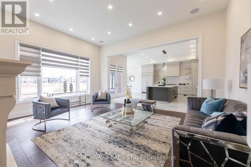 2340 Edward Leaver Trail E, Oakville, ON - Indoor Photo Showing Living Room