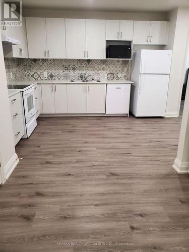 206 - 307 King Street E, Hamilton, ON - Indoor Photo Showing Kitchen