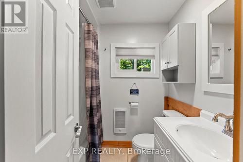 104 Fulsom Crescent, Kawartha Lakes, ON - Indoor Photo Showing Bathroom