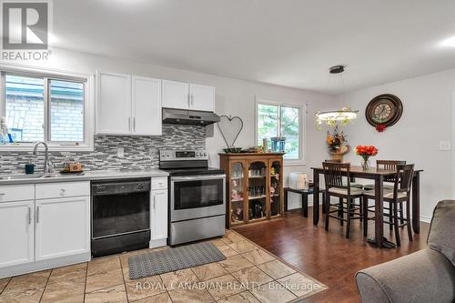 748 Little Hill Street, London, ON - Indoor Photo Showing Kitchen With Double Sink