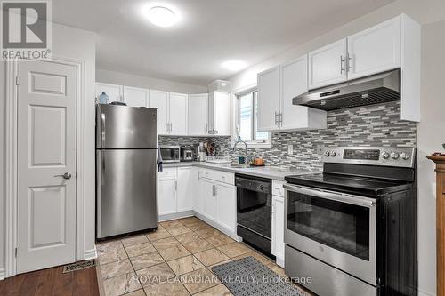 748 Little Hill Street, London, ON - Indoor Photo Showing Kitchen With Upgraded Kitchen