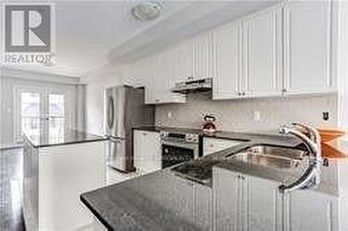 1135 Beachcomber Road, Mississauga, ON - Indoor Photo Showing Kitchen With Double Sink With Upgraded Kitchen