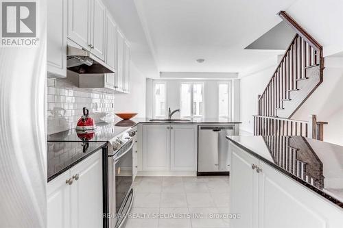 1135 Beachcomber Road, Mississauga, ON - Indoor Photo Showing Kitchen With Upgraded Kitchen