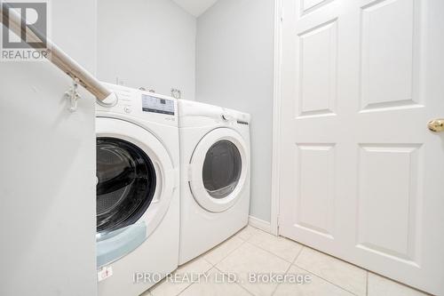 1204 Prestonwood Crescent, Mississauga, ON - Indoor Photo Showing Laundry Room