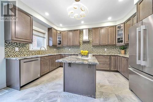 14 Loomis Road, Brampton, ON - Indoor Photo Showing Kitchen With Upgraded Kitchen