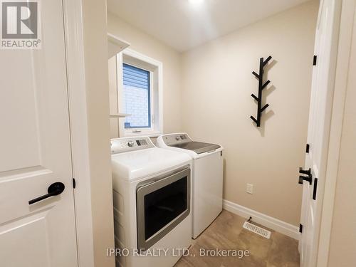 32 Ambrosia Path, St. Thomas, ON - Indoor Photo Showing Laundry Room