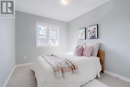 9 Lakewalk Drive, Hamilton, ON - Indoor Photo Showing Bedroom