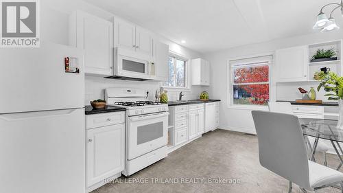 308 Spruce Street, London, ON - Indoor Photo Showing Kitchen