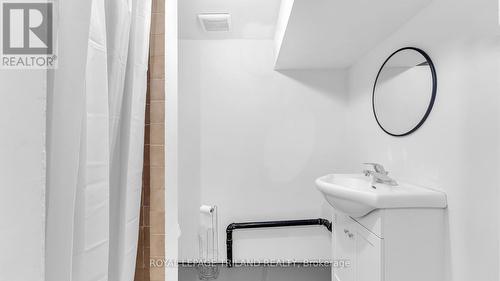 308 Spruce Street, London, ON - Indoor Photo Showing Bathroom