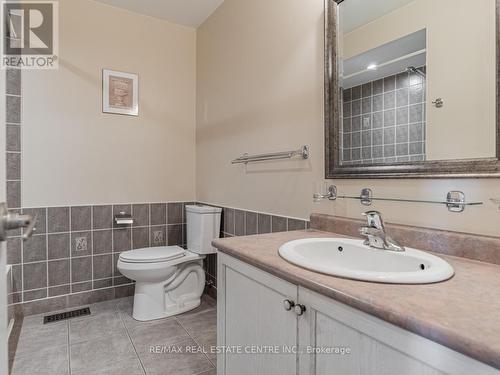 3856 Coachman Circle, Mississauga, ON - Indoor Photo Showing Bathroom