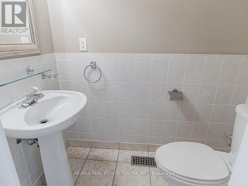 3856 Coachman Circle, Mississauga, ON - Indoor Photo Showing Bathroom