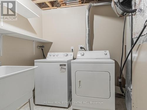 3856 Coachman Circle, Mississauga, ON - Indoor Photo Showing Laundry Room