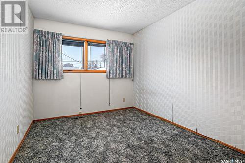 339 Witney Avenue S, Saskatoon, SK - Indoor Photo Showing Other Room