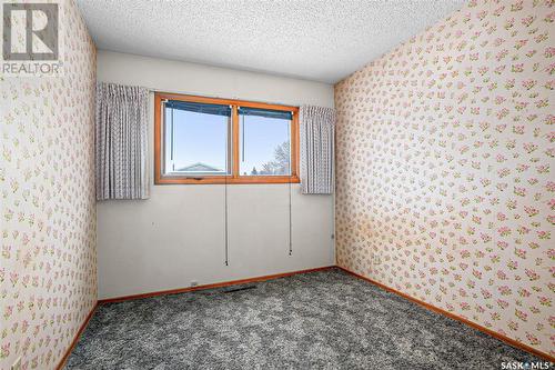 339 Witney Avenue S, Saskatoon, SK - Indoor Photo Showing Other Room