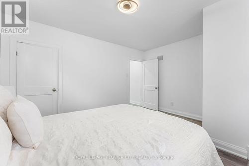 304 Wallace Avenue S, Welland, ON - Indoor Photo Showing Bedroom