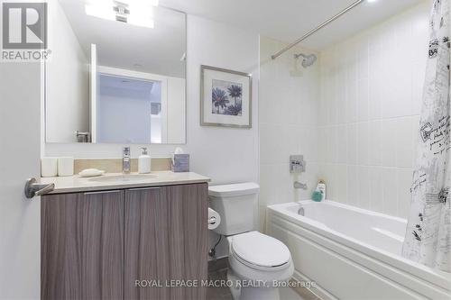 2303 - 955 Bay Street, Toronto, ON - Indoor Photo Showing Bathroom