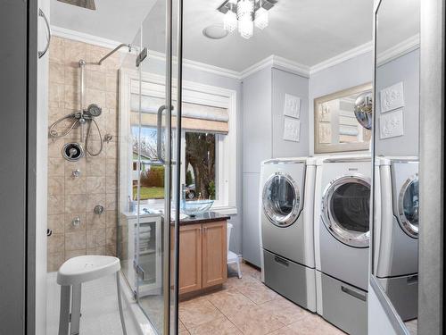 Laundry room - 515 Rue De La Loire, Sainte-Julie, QC - Indoor Photo Showing Laundry Room