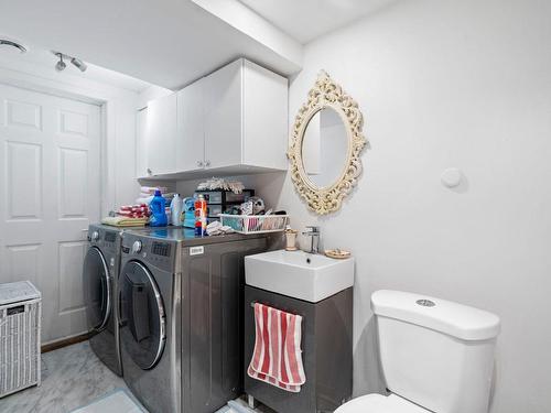 Bathroom - 515 Rue De La Loire, Sainte-Julie, QC - Indoor Photo Showing Laundry Room