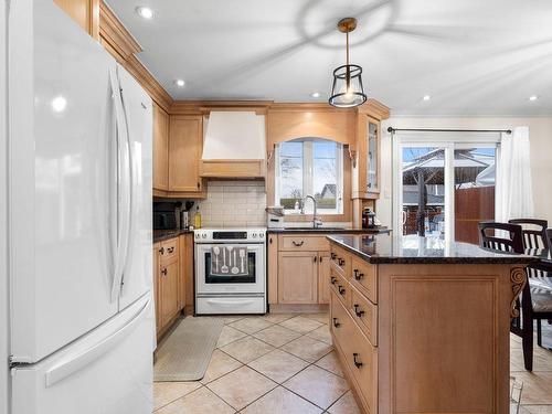 Kitchen - 515 Rue De La Loire, Sainte-Julie, QC - Indoor Photo Showing Kitchen