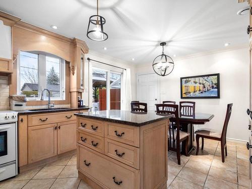 Kitchen - 515 Rue De La Loire, Sainte-Julie, QC - Indoor Photo Showing Kitchen