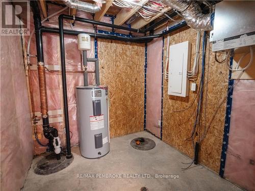 13 Northbrook Street, Petawawa (520 - Petawawa), ON - Indoor Photo Showing Basement