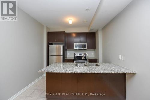 69 - 2435 Greenwich Drive, Oakville, ON - Indoor Photo Showing Kitchen With Stainless Steel Kitchen