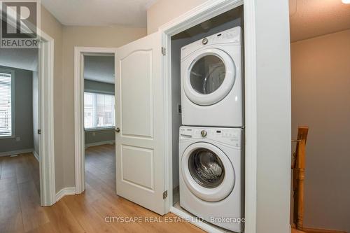 69 - 2435 Greenwich Drive, Oakville, ON - Indoor Photo Showing Laundry Room