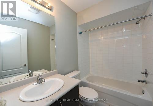 69 - 2435 Greenwich Drive, Oakville, ON - Indoor Photo Showing Bathroom