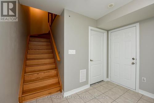 69 - 2435 Greenwich Drive, Oakville, ON - Indoor Photo Showing Other Room