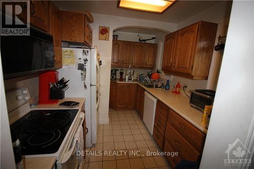 10 Garrison Street N, Ottawa, ON - Indoor Photo Showing Kitchen