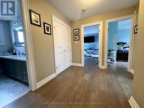 33 Cheval Drive, Grimsby, ON - Indoor Photo Showing Other Room