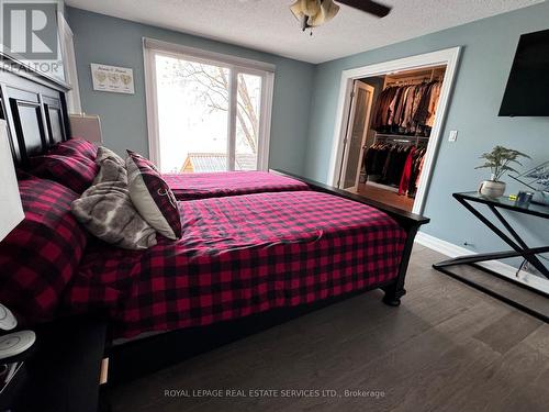 33 Cheval Drive, Grimsby, ON - Indoor Photo Showing Bedroom