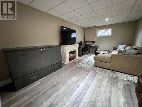 33 Cheval Drive, Grimsby, ON - Indoor With Fireplace