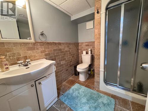 33 Cheval Drive, Grimsby, ON - Indoor Photo Showing Bathroom