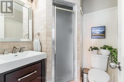 33 Cheval Drive, Grimsby, ON - Indoor Photo Showing Bathroom