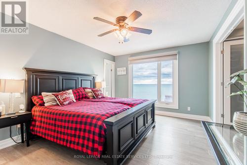 33 Cheval Drive, Grimsby, ON - Indoor Photo Showing Bedroom