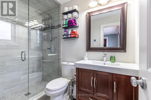 33 Cheval Drive, Grimsby, ON - Indoor Photo Showing Bathroom