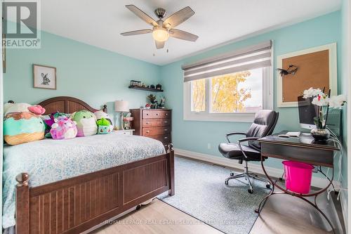 33 Cheval Drive, Grimsby, ON - Indoor Photo Showing Bedroom