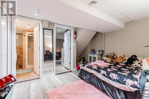 33 Cheval Drive, Grimsby, ON - Indoor Photo Showing Bedroom