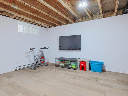 Salle familiale - 668 Rue Des Hautbois, Saint-Jérôme, QC - Indoor Photo Showing Basement