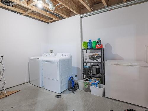 Salle de lavage - 668 Rue Des Hautbois, Saint-Jérôme, QC - Indoor Photo Showing Laundry Room