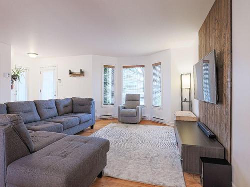 Salon - 668 Rue Des Hautbois, Saint-Jérôme, QC - Indoor Photo Showing Living Room