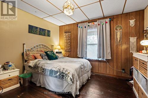 249 Mellanby Avenue, Port Colborne (877 - Main Street), ON - Indoor Photo Showing Bedroom