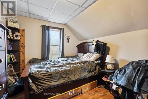 249 Mellanby Avenue, Port Colborne (877 - Main Street), ON - Indoor Photo Showing Bedroom