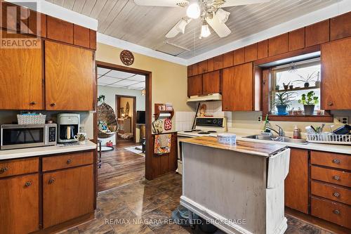 249 Mellanby Avenue, Port Colborne (877 - Main Street), ON - Indoor Photo Showing Kitchen With Double Sink