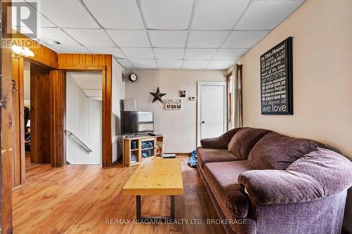 249 Mellanby Avenue, Port Colborne (877 - Main Street), ON - Indoor Photo Showing Living Room