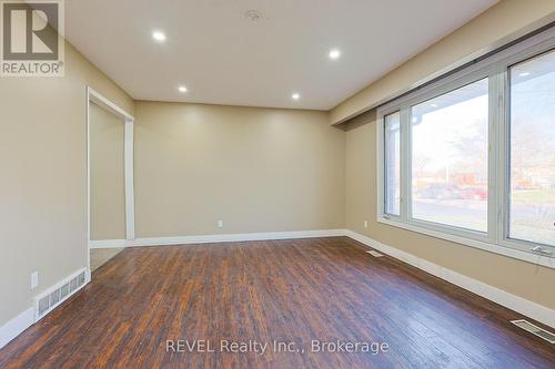 379 First Avenue, Welland (767 - N. Welland), ON - Indoor Photo Showing Other Room