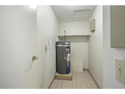 7 12940 17 Avenue, Surrey, BC - Indoor Photo Showing Laundry Room