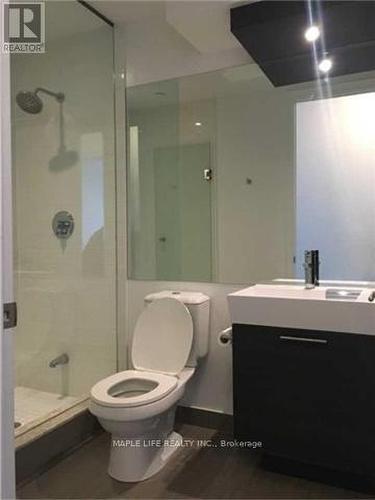 6110 - 388 Yonge Street, Toronto, ON - Indoor Photo Showing Bathroom